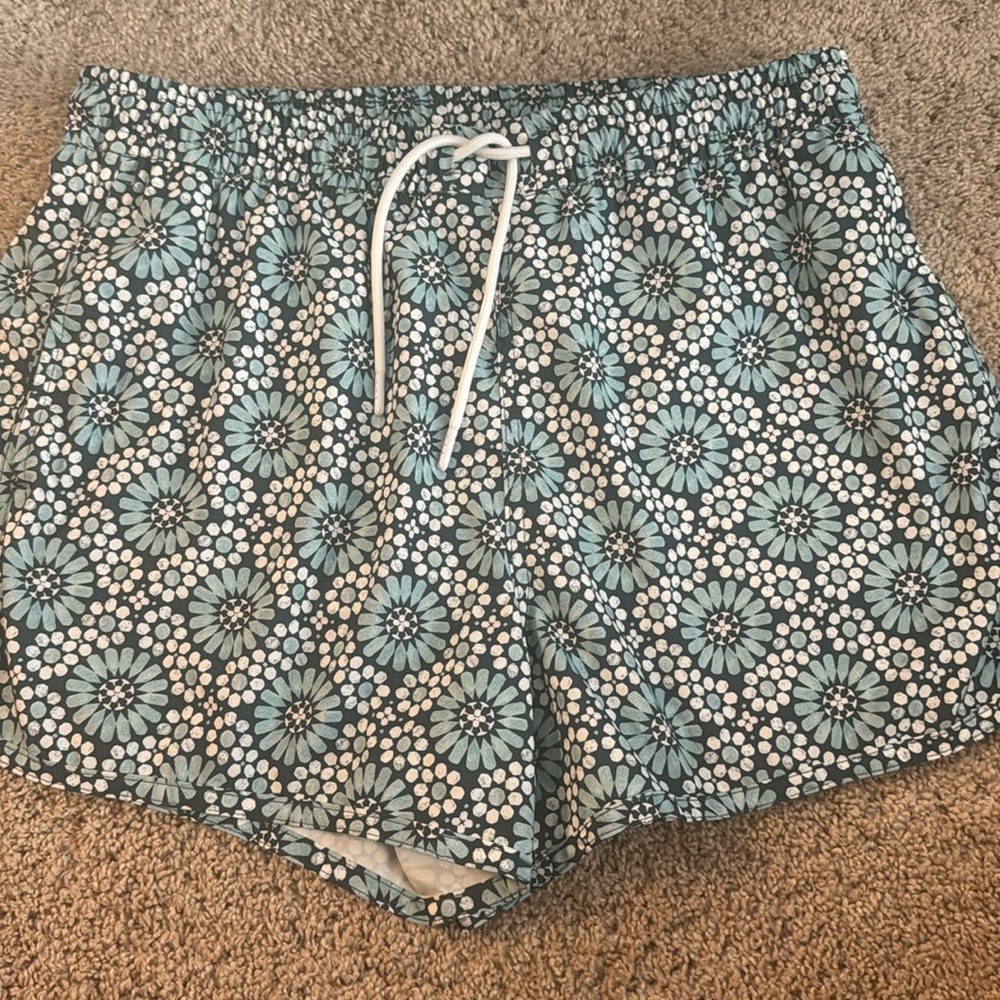 Men’s Abercrombie 5 inch swim trunks